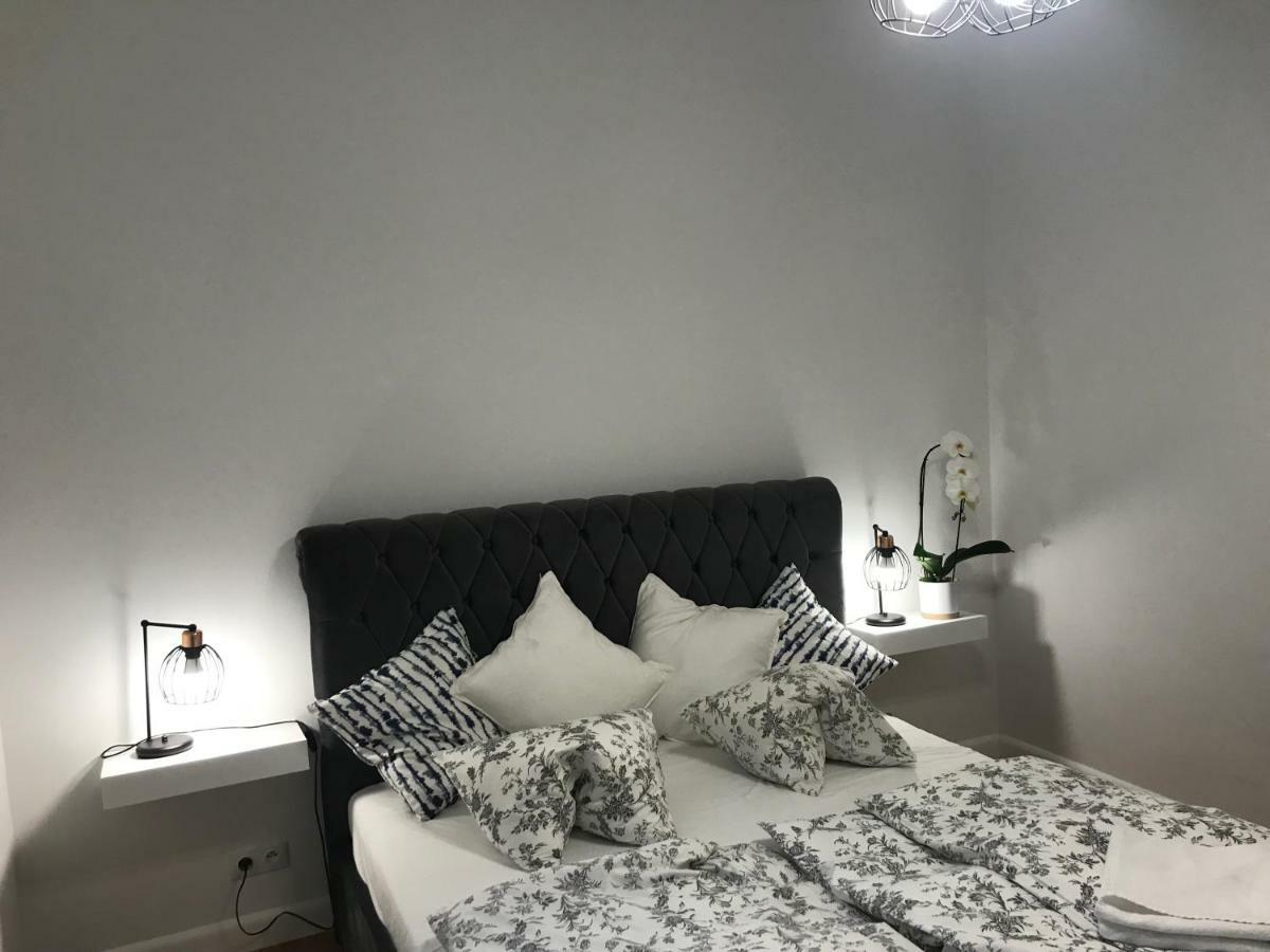 Ferienwohnung Stare Miasto Swietojerska 12 Warschau Exterior foto